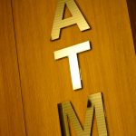 銀行口座開設について