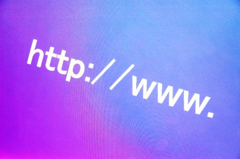 起業後はまず最初にウェブサイトの作成
